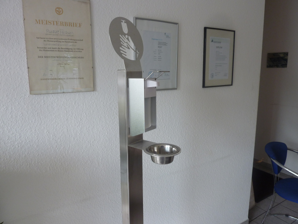 D-20000-V03 Desinfektionsständer mit Desinfektionsmittelspender